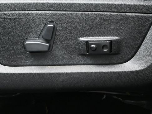 Used 2016 RAM 1500 Lone Star RWD image 10
