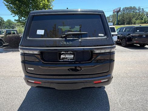 New 2026 Jeep Grand Wagoneer Summit AWD/4WD image 9