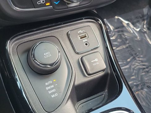 Used 2021 Jeep Compass Limited image 13