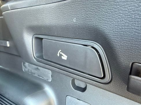 New 2025 Mitsubishi Outlander SE image 27