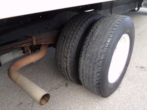 Used 2017 Ford E-450 and Econoline 450 Super Duty w/ Power Windows & Locks Group image 33