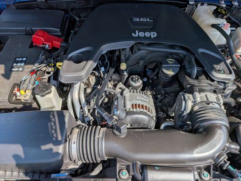 Used 2020 Jeep Gladiator Mojave w/ Dual Top Group AWD/4WD image 36