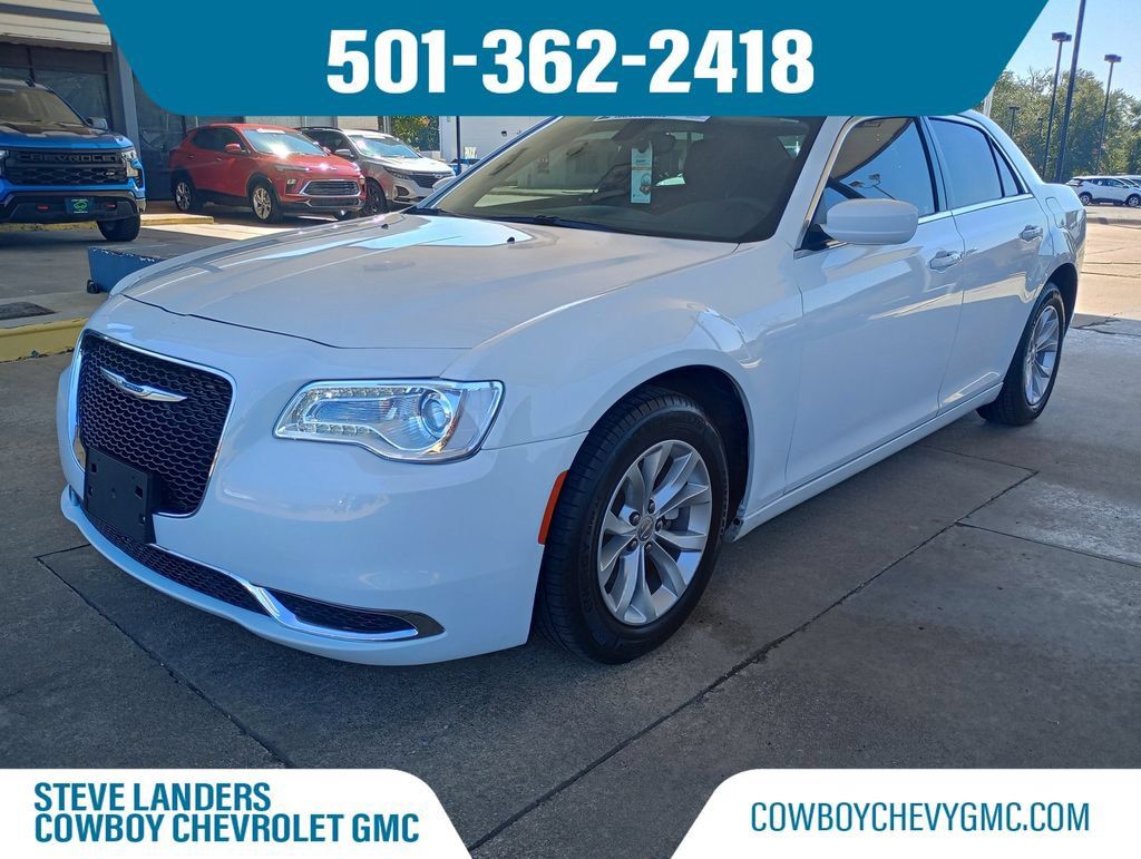 Used 2023 Chrysler 300 Touring RWD image 1