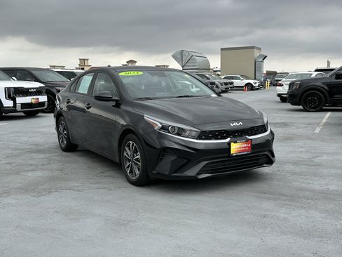 Certified 2023 Kia Forte LXS FWD image 10