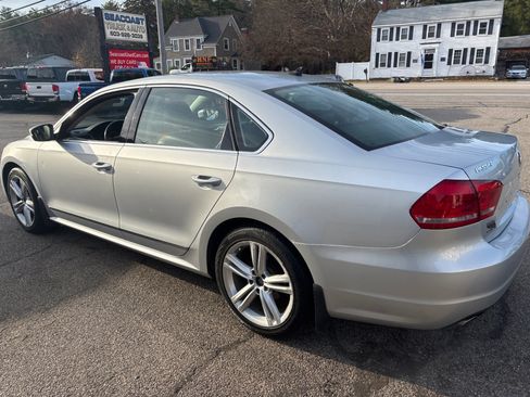 Used 2015 Volkswagen Passat 1.8T SE image 3
