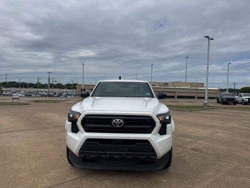Used 2024 Toyota Tacoma SR RWD image 4