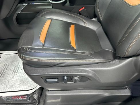 Used 2022 GMC Sierra 2500 AT4 image 14