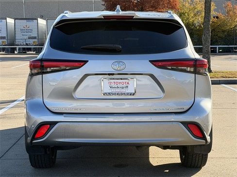 Certified 2020 Toyota Highlander Platinum image 5