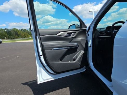 New 2026 Chevrolet Traverse LT w/ Driver Confidence Package image 16