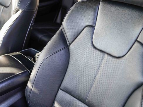 Used 2024 Kia Telluride EX w/ EX Captain's Chair Package image 29