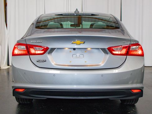 Used 2024 Chevrolet Malibu LT image 3