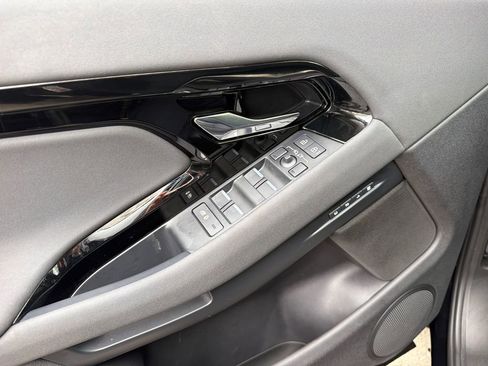 Used 2024 Land Rover Range Rover Evoque Dynamic SE image 35