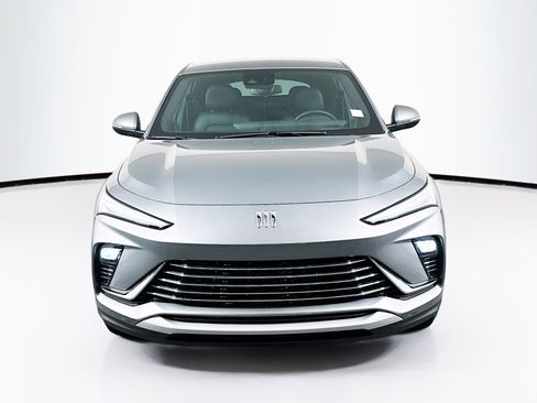 Used 2025 Buick Envista Preferred w/ Convenience I Package image 2