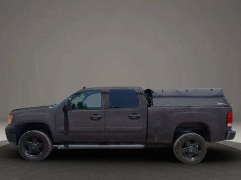 Used 2014 GMC Sierra 2500 Denali image 2