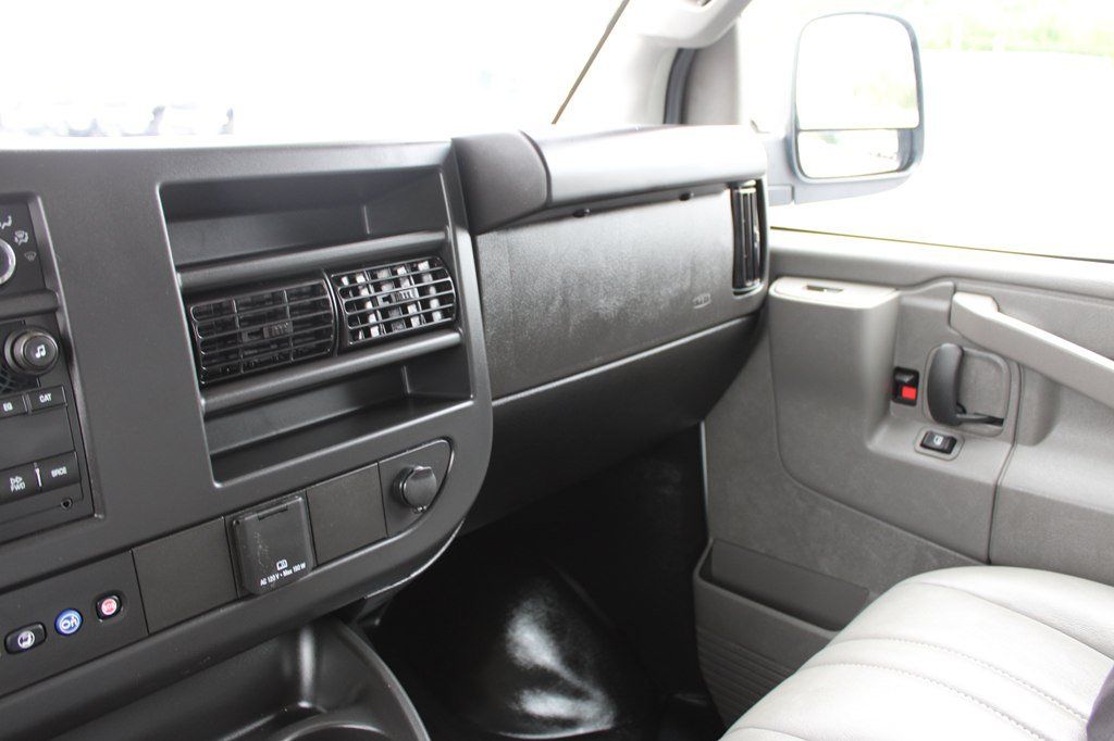 Used 2025 GMC Savana 2500 Extended w/ Driver Convenience Package RWD image 32