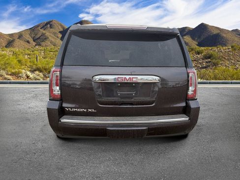 Used 2016 GMC Yukon XL Denali AWD/4WD image 4
