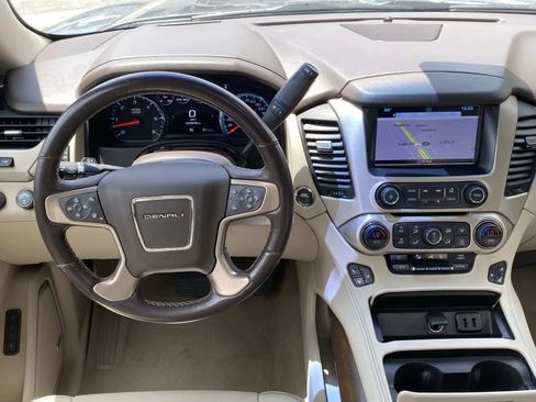 Used 2019 GMC Yukon Denali w/ Denali Ultimate Package AWD/4WD image 12
