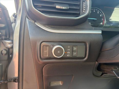 Used 2021 Ford Explorer XLT w/ Equipment Group 202A AWD/4WD image 14