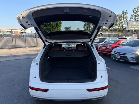 Used 2018 Audi Q5 2.0T Premium Plus w/ Premium Plus Package AWD/4WD image 25