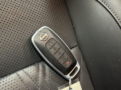 Used 2024 Nissan Rogue Platinum w/ Platinum Premium Package image 27