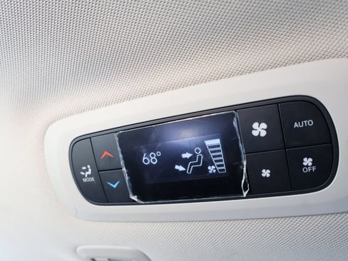 Used 2023 Chrysler Pacifica Limited w/ Uconnect Theater Family Group AWD/4WD image 27