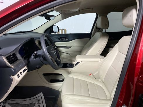 Used 2023 GMC Acadia Denali w/ Denali Technology Package image 11