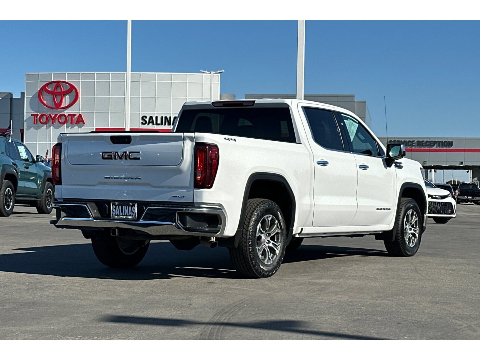 Used 2025 GMC Sierra 1500 SLT AWD/4WD image 4