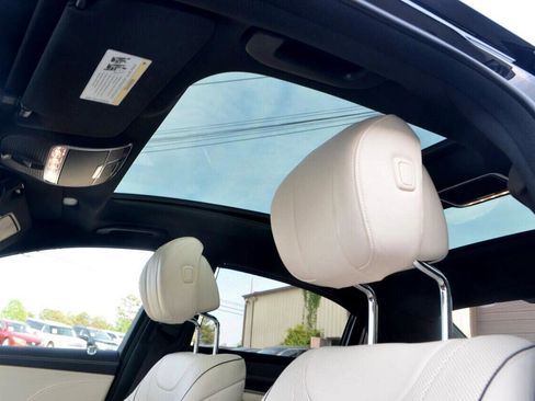 Used 2018 Mercedes-Benz S 560 Sedan image 30