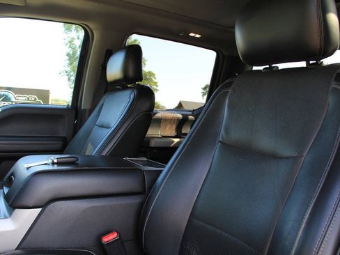 Used 2017 Ford F250 Lariat w/ Lariat Ultimate Package AWD/4WD image 25