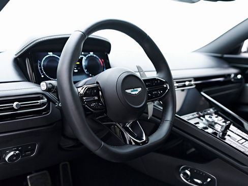 Used 2024 Aston Martin DB12 Coupe image 41