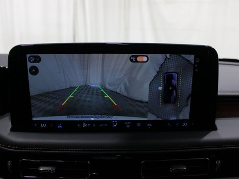 Used 2025 Lincoln Aviator Black Label AWD/4WD image 17