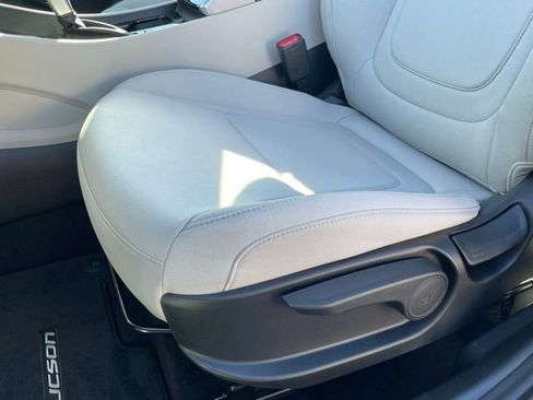 New 2025 Hyundai Tucson SE image 22