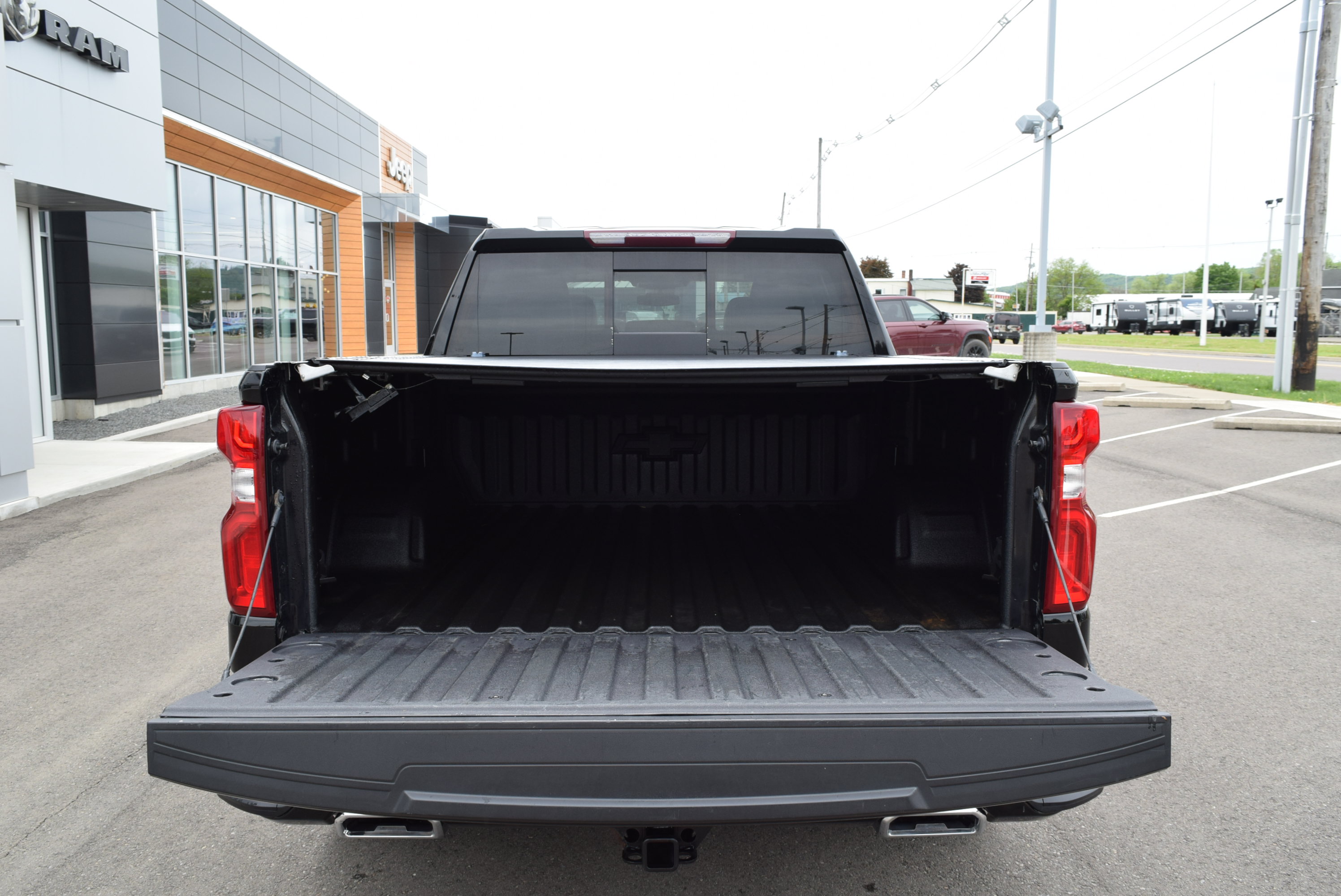 Used 2024 Chevrolet Silverado 1500 RST w/ Convenience Package II AWD/4WD image 9