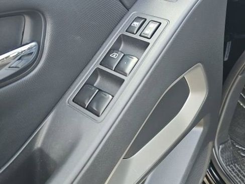 Used 2022 Nissan Frontier SV image 21