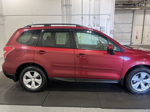 Used 2015 Subaru Forester 2.5i Premium AWD/4WD image 5