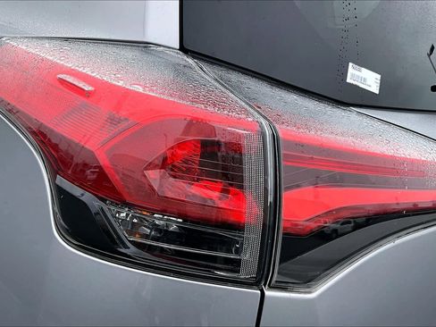 Used 2017 Toyota RAV4 XLE image 28