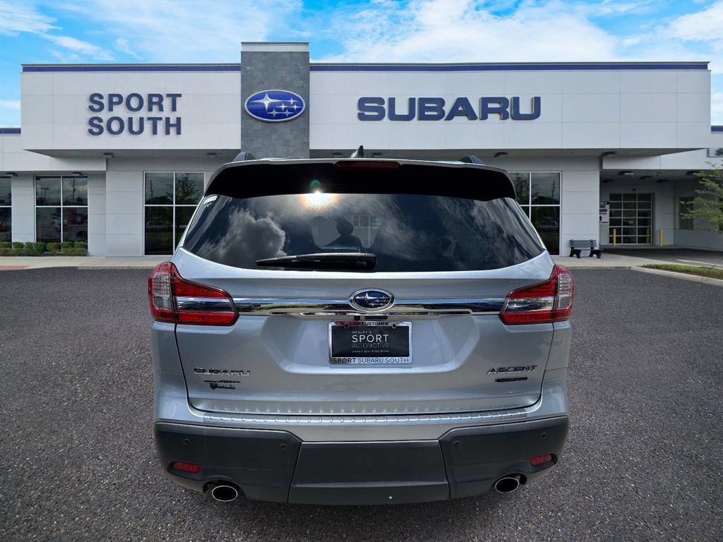 Used 2022 Subaru Ascent Limited w/ Technology Package AWD/4WD image 5