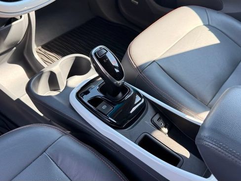 Used 2020 Chevrolet Bolt Premier w/ Infotainment Package FWD image 13