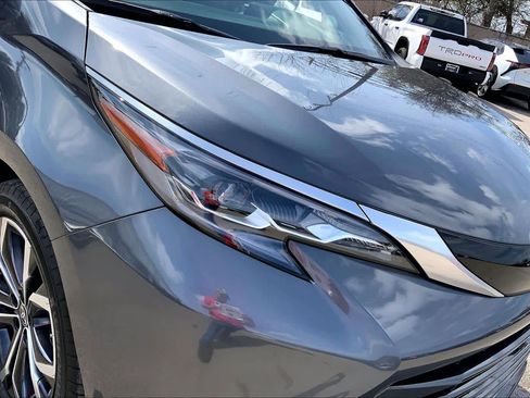 New 2025 Toyota Sienna Platinum image 28