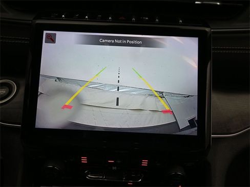 Used 2022 Jeep Grand Cherokee L Limited image 22