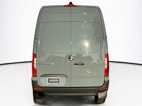Used 2025 Mercedes-Benz Sprinter 2500 image 6