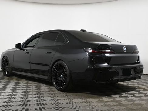 Used 2025 BMW 740i xDrive AWD/4WD image 5