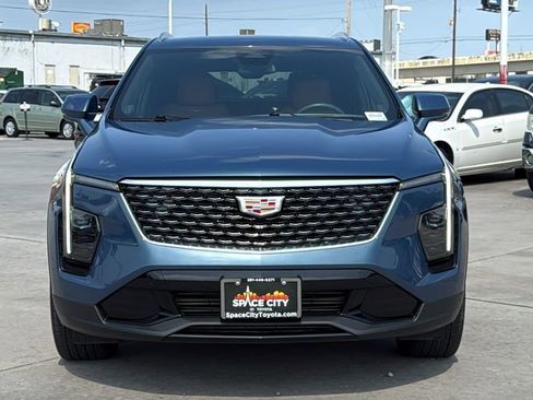 Used 2024 Cadillac XT4 Premium Luxury FWD image 8