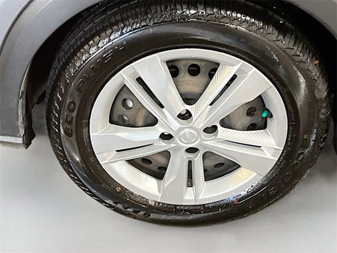 Used 2022 Nissan Kicks S image 28