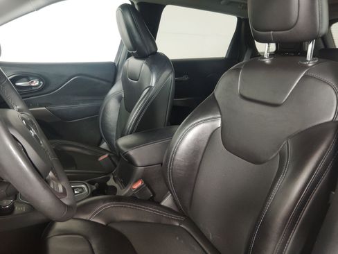 Used 2021 Jeep Cherokee Latitude Plus w/ Sun & Sound Group image 23