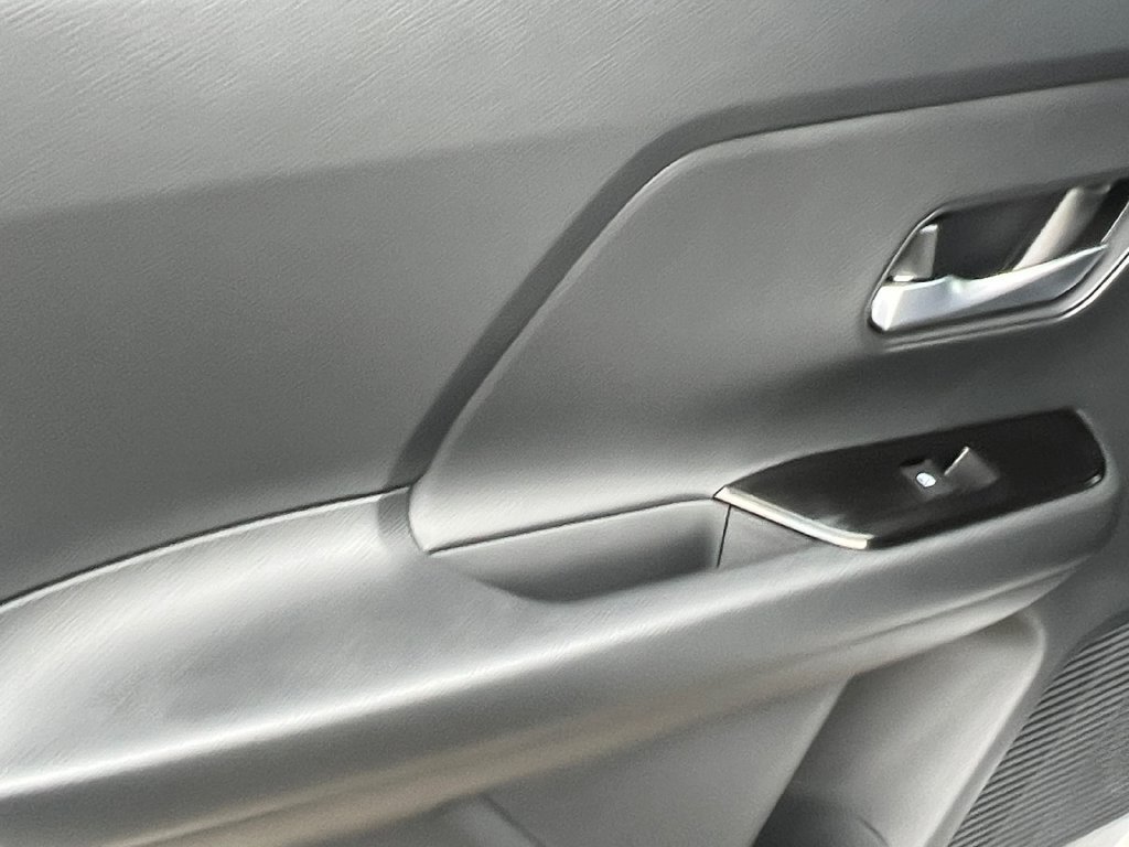 New 2027 Nissan Kicks SR FWD image 26