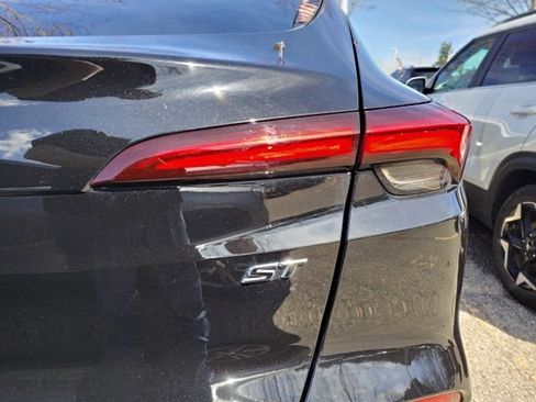 Used 2024 Buick Envista Sport Touring w/ Convenience I Package image 11