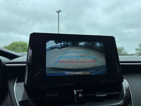 Used 2025 Toyota Corolla LE image 22