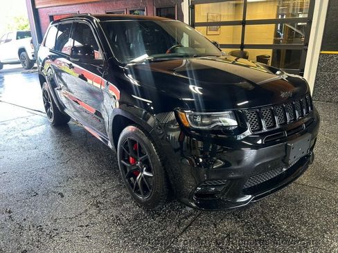 Used 2018 Jeep Grand Cherokee SRT AWD/4WD image 9