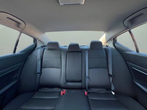 Used 2024 Nissan Altima 2.5 SV FWD image 16